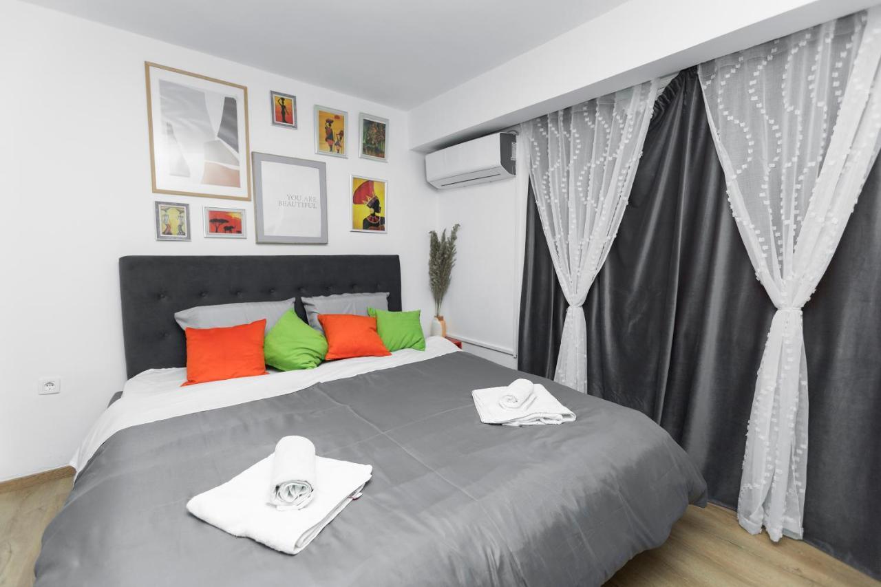 11 Steps' Lovely Studio In The Center Apartment Tiranë Ngoại thất bức ảnh